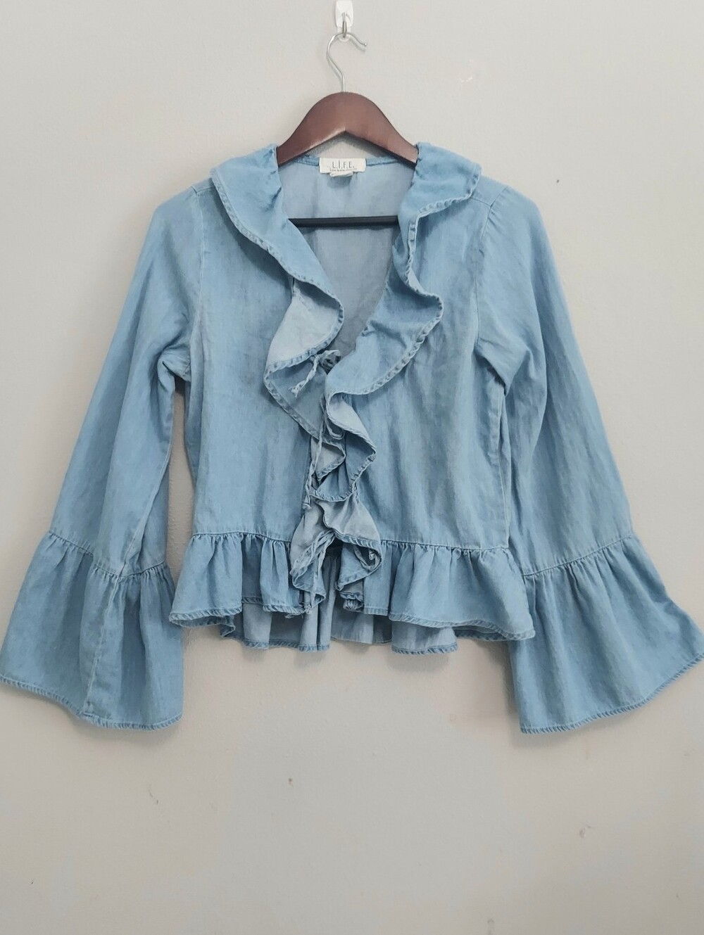 L.I.F.E. Chambray Denim Ruffle Bell Sleeve Blouse With Front Ties Medium